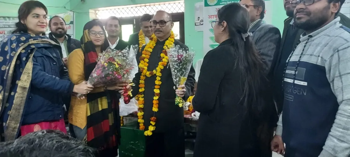 ग्रामीण बैंक ऑफ आर्यावर्त बैंक में मुख्य प्रबंधक एवं वरिष्ठ प्रबंधक की सेवा निवृत्ति पर दी गई विदाई।