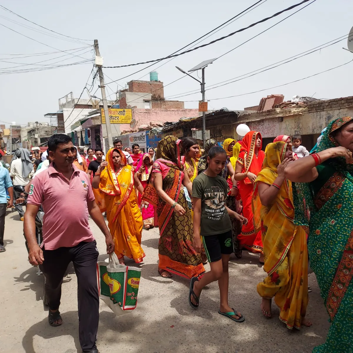 सोमवती अमावस्या 2022 के पर्व को धूमधाम से अलीगढ़ जिले के कस्बा चंडौस में मनाया गया।