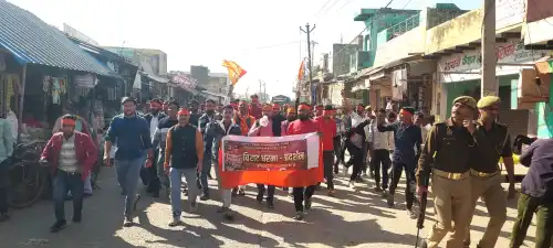 बांग्लादेश में हिंदुओं के ऊपर हो रहे अत्याचार को लेकर निकाला पैदल मार्च।