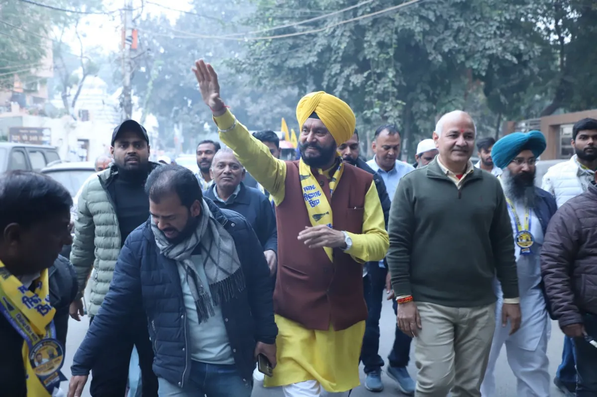 आम आदमी पार्टी के शाहदरा विधानसभा प्रत्याशी श्री जितेंद्र सिंह शंन्टी के पार्टी कार्यालय उद्घाटन।