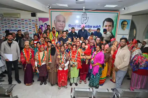 बीजेपी और आम आदमी पार्टी के कार्यकर्ताओं के लगातार कांग्रेस में शामिल होने से हमारा परिवार निरंतर विशाल हो रहा है। - देवेन्द्र यादव