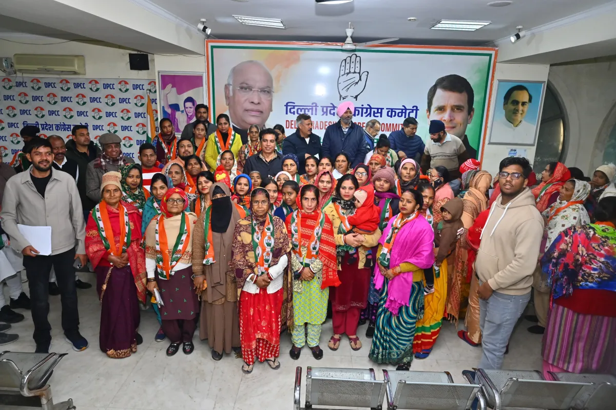 बीजेपी और आम आदमी पार्टी के कार्यकर्ताओं के लगातार कांग्रेस में शामिल होने से हमारा परिवार निरंतर विशाल हो रहा है। - देवेन्द्र यादव