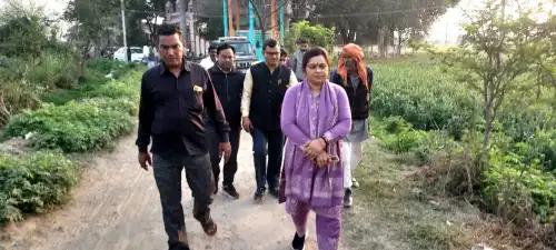 शिव मंदिर पर अधिशासी अधिकारी ने किया व्यवस्था का जायजा