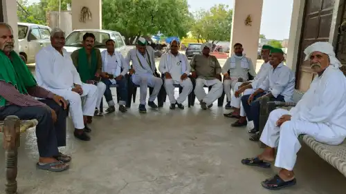 गभाना: तहसील अध्यक्ष वीरकरण फौजी की अगुवाई में जाट-जाटव समाज के बीच वर्षों पुराना विवाद हुआ समाप्त