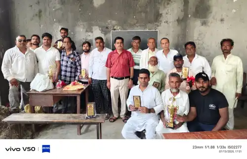 मोहर्रम गुजरी के सहयोगियों का किया गया सम्मान।