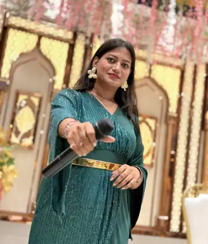 Meet Anchor Bhoomika Choudhary: Delhi’s Dynamic Anchor Redefining Event Perfection with Dedication & Flair