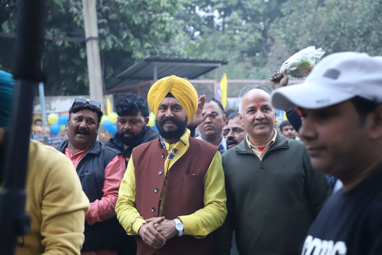 दिल्ली के पूर्व उपमुख्यमंत्री मनीष सिसोदिया के साथ 